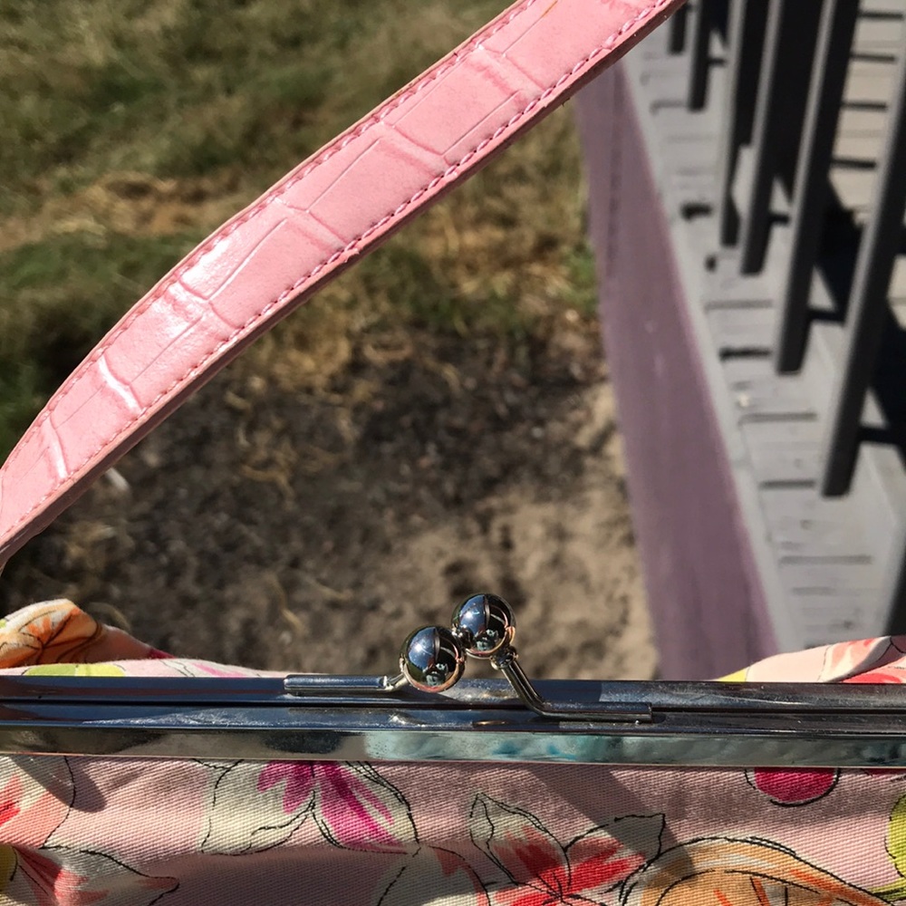 Antique snap top purse without any outside damage. - Picture 4 of 4